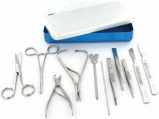 KIRURŠKI SET OD 11 INSTRUMENATA U ALUMINIJSKOJ KUTIJI