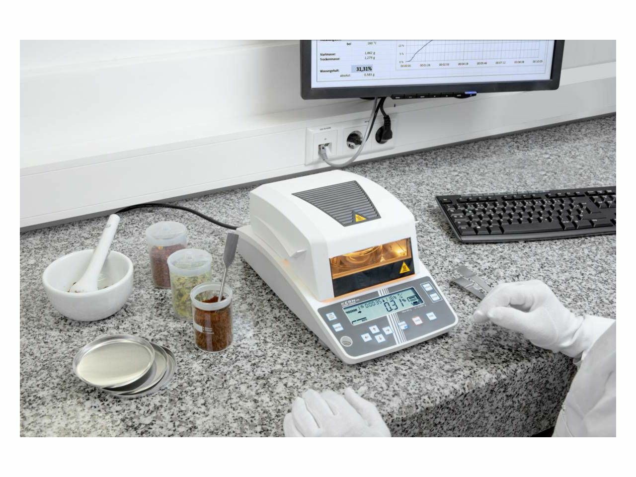 ANALIZATOR VLAGE KERN DBS 60-3; 60 g / 0,001 g; 50 °C – 200 °C
