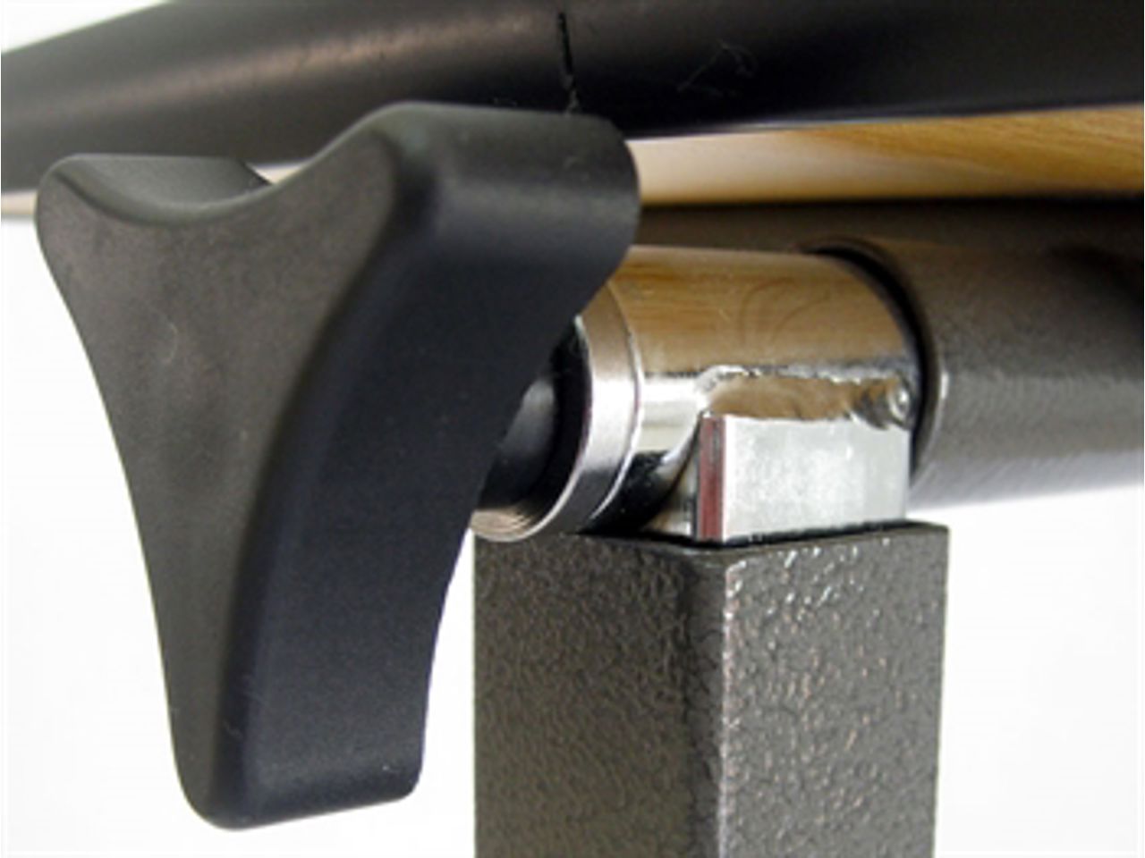 STOLIĆ ZA HRANJENJE BASIC